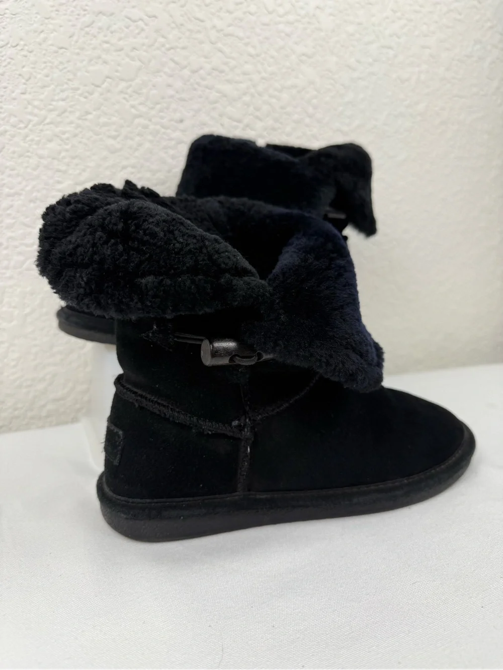 Bjorndal Joey | Black Leather Sheepskin Winter Boots | Toggle Cuff | Women's 6